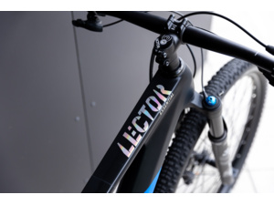 GHOST Lector Essential Raw Carbon Matt/Blue Gloss - M