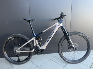 GHOST E-Riot CF Pro – L