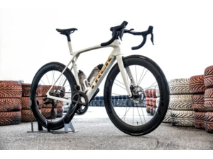 Sada kol 62R 28" 700C TBL DX Mat Black