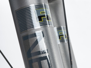 AUTHOR Classic Black/White