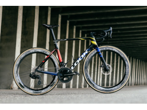 LOOK 795 Blade 2 RS Iconic Radial Campagnolo SR 13 WRL Bora WTO 60