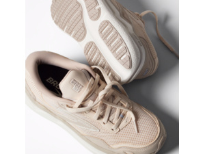 Dámské běžecké boty BROOKS Ghost Max 2 SE W - oranžová