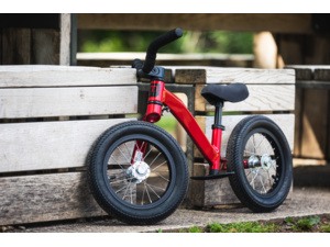 MOUSTACHE Mercredi 12 Titanium