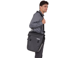 Brašna Thule Shield Pannier 22L Black