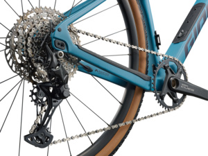 GIANT Revolt Advanced 3 Aquarium