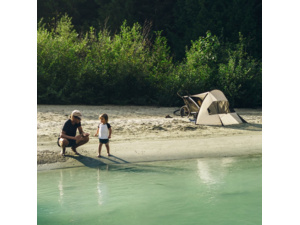 Plachta Thule proti slunci a větru