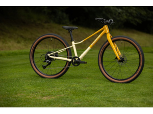 SUPERIOR F.LY. 24 Gloss Yellow