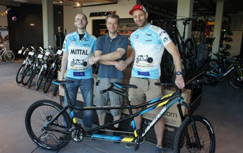 Předali jsme tandem Lapierre spolku TANDEM
