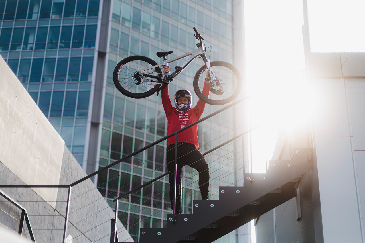 Slavík Ghost Arkády Down Mall