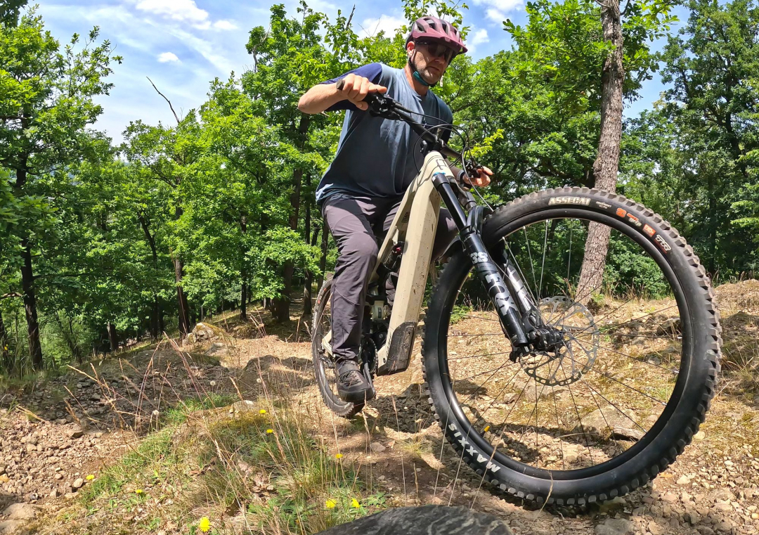 Moustache Game 160 | Zdroj foto: dolekop.com