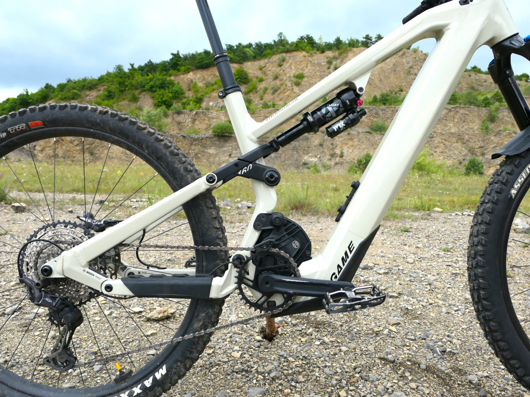 Moustache Game 160 | Zdroj foto: dolekop.com